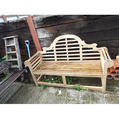 405 - A good quality hardwood LUTCHYENS style garden bench seat