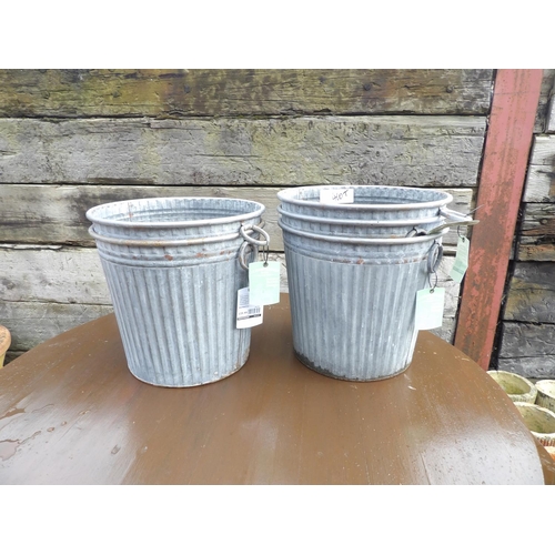 410s - A set of five vintage style metal buckets