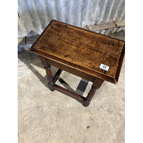 69 - A 19h century oak joint stool 46x28x55