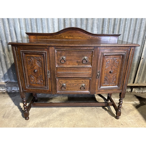 75 - A 1920's oak sideboard 122x45 x90