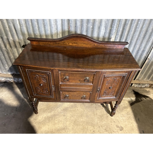 75 - A 1920's oak sideboard 122x45 x90