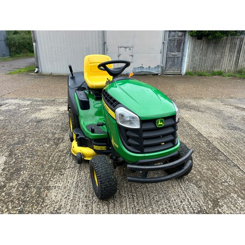 370a - A John Deere x155R Ride on Lawn Tractor in good working order