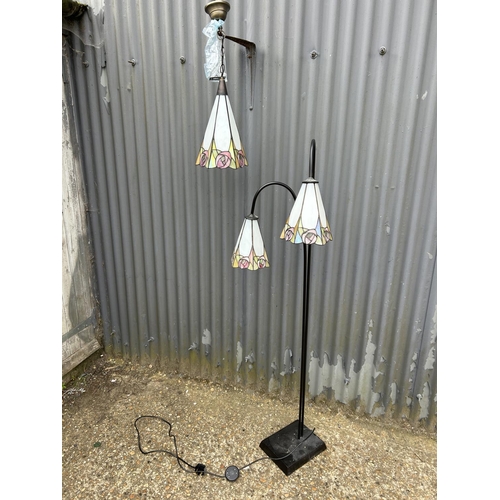 148 - A Tiffany style floor standing lamp together with matching ceiling lamp fitting