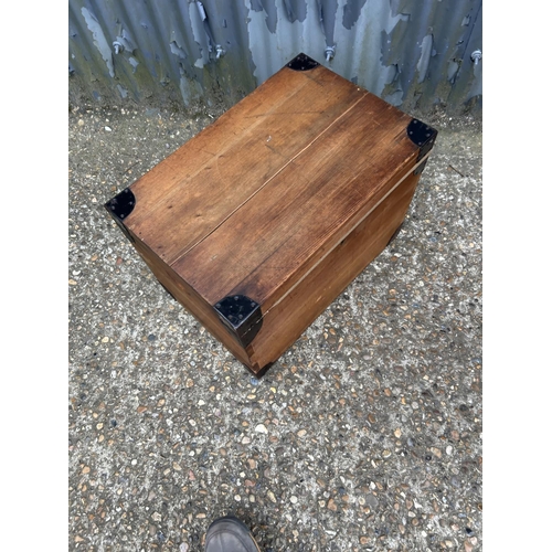 179 - Small pine box 55x36x36