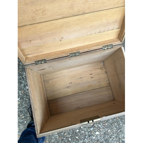 179 - Small pine box 55x36x36