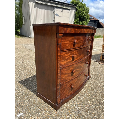 64 - A Victorian mahogany bow front chest of five drawers 124x54x120