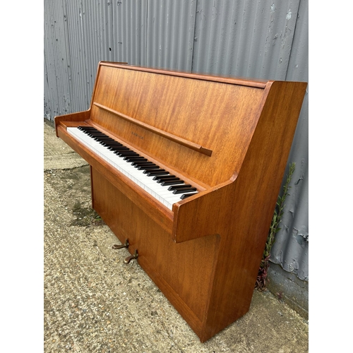 70 - A mid century teak cased SAMICK upright piano 127x50x110