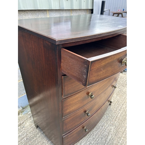 121 - A Victorian mahogany chest of five drawers 103x60x122