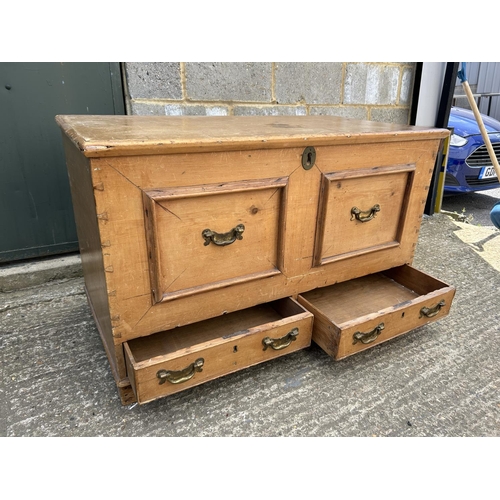 124 - A country pine mule chest 127x57x66