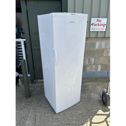 140 - A beko larder freezer