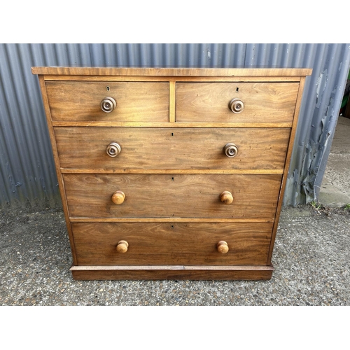 160d - A Victorian chest of five drawers  109x50x110