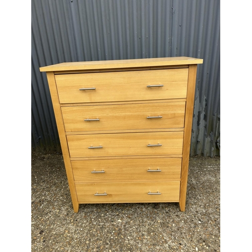 160j - A modern light oak chest of five drawers 96x42 x130