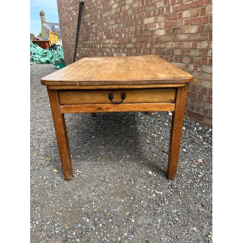 20 - A country pine kitchen table with drawer 137x87x75