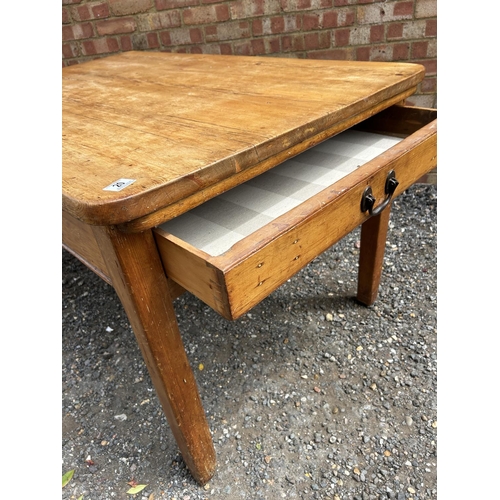 20 - A country pine kitchen table with drawer 137x87x75