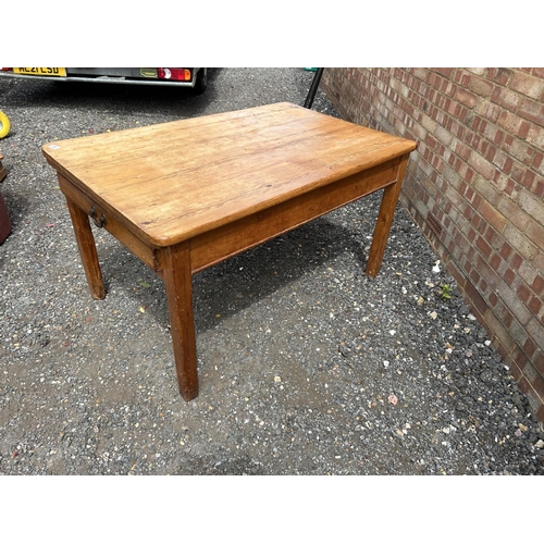 20 - A country pine kitchen table with drawer 137x87x75