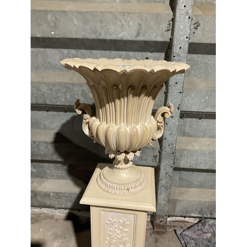 368 - A very large and highly ornate carved wooden plant stand 155cm tall