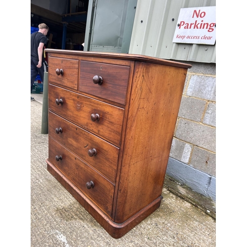 47 - A Victorian mahogany chest of five drawers 115x54x120