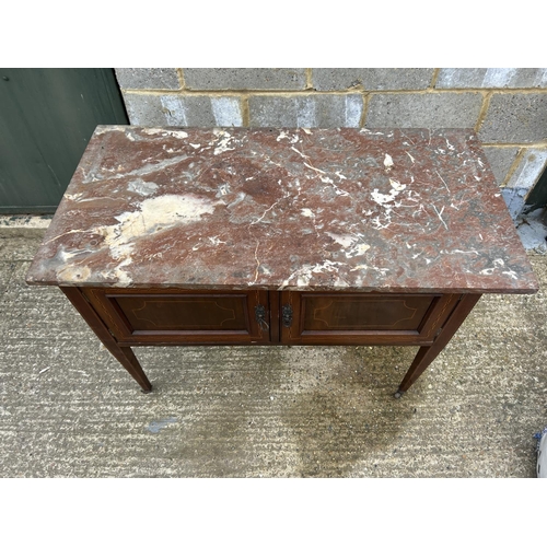 49 - A Edwardian mahogny two door washstand with red marble top 108x55x80