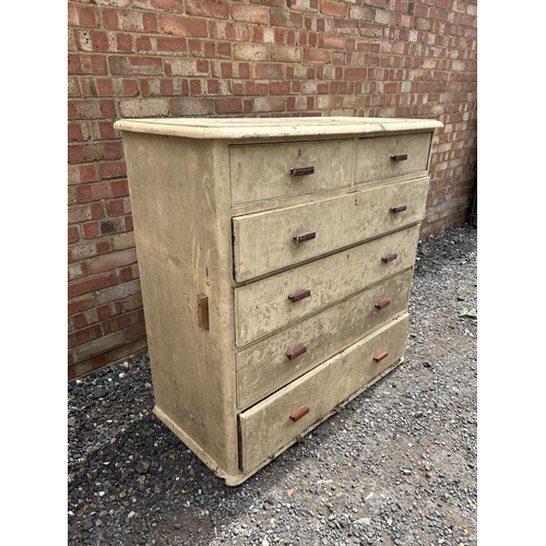 59 - A rustic painted pine chest of six drawers 116x50x115