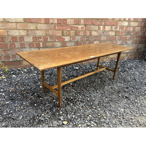 7 - Teak coffee table 122x41 x40