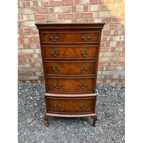 100g - A reprodux walnut chest of five drawers 52x40x105