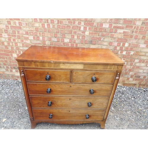 19 - A Victorian mahogany chest of five drawers 109x50x110