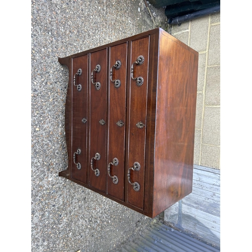 224 - A Georgian mahogany chest of four drawers 92x48x90