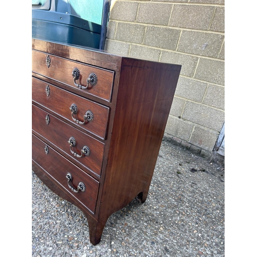 224 - A Georgian mahogany chest of four drawers 92x48x90