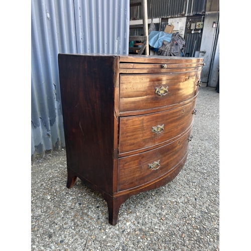 230 - A Victorian bow front bachelor's chest of  three drawers 99x56x90