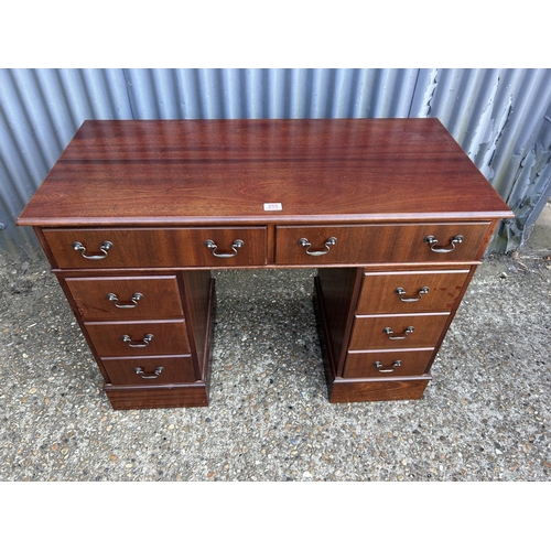 255 - A mahogany reproduction twin pedestal desk 107x50x78