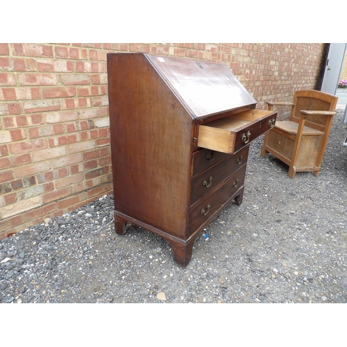 3 - A Victorian mahogany bureau  90x55x110