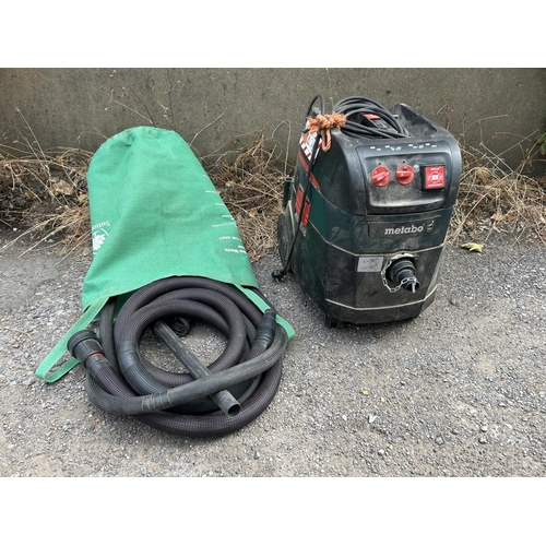 505 - METABO workshop vac with hose