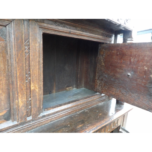 66 - A 18th century oak court cuoboard 156x47x180