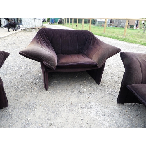 75 - An original mid century LE STELLE  three piece lounge suite by B&B Italia consisting of two sofas an... 