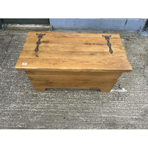 89 - A modern light oak blank box chest 100x50x55