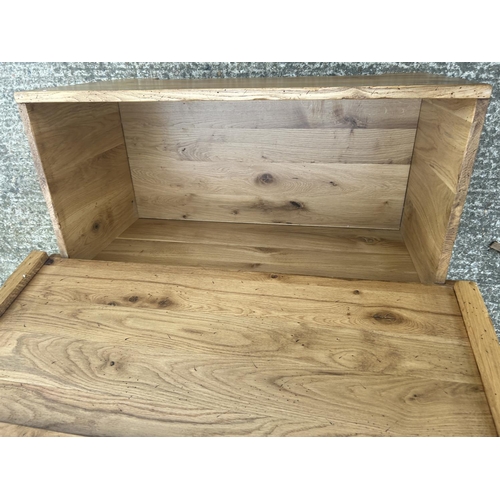 89 - A modern light oak blank box chest 100x50x55