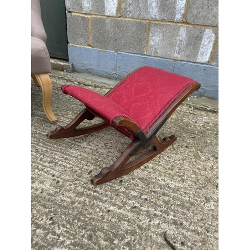 95 - A modern button back chair and prayer stool