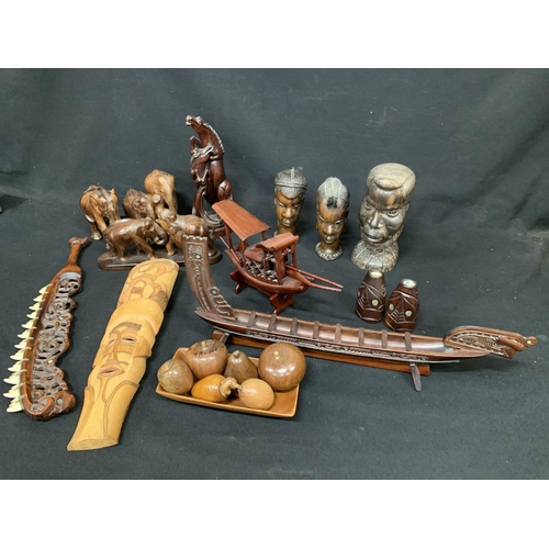 972 - Collection of wooden ware and carvings