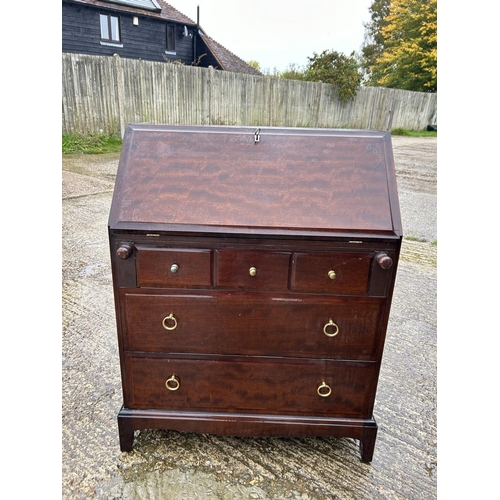 11 - Stag Minstrel bureau