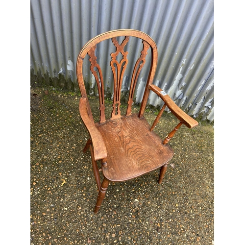 116 - A north country Windsor carver kitchen chair