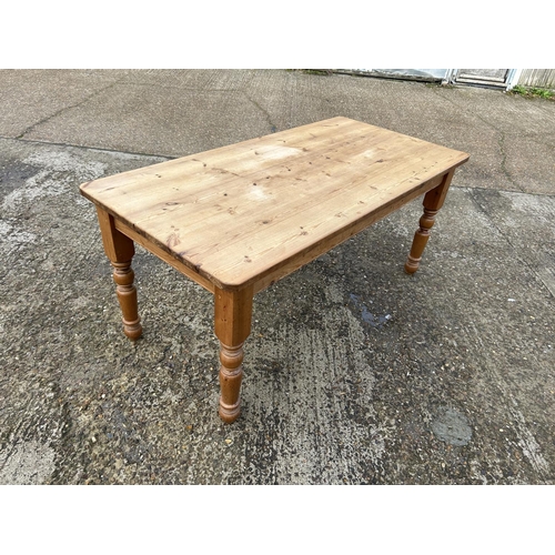 132 - A country pine farmhouse dining table 184x90x83