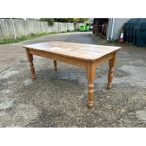 132 - A country pine farmhouse dining table 184x90x83