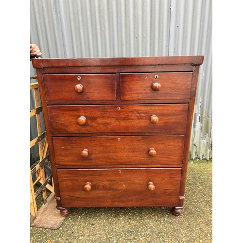 142 - A Victorian mahogany chest of five drawers  96x46x110