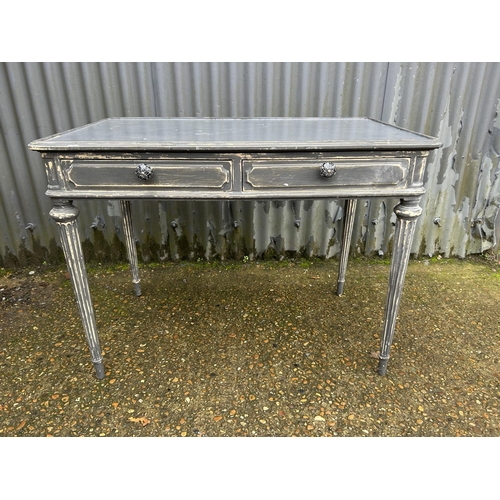 152 - A grey painted two drawer writing table 100x60x77