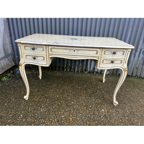 176 - A French style white painted desk 124x70x72