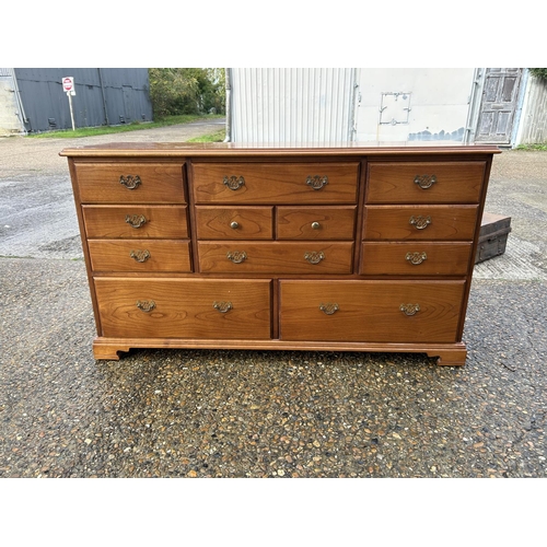 183 - A lowboy chest of drawers 146x40x70