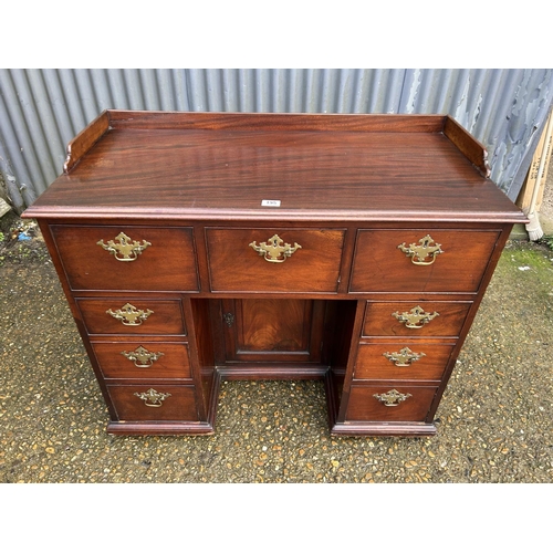 195 - A Victorian mahogany kneehole desk  104x50x85