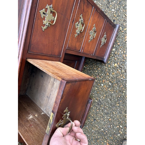 195 - A Victorian mahogany kneehole desk  104x50x85