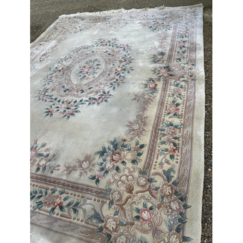 97 - A very large Chinese pattern rug 380x275