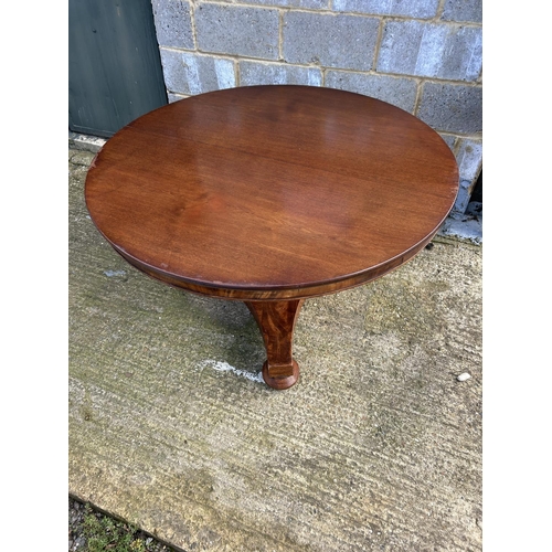 100H - A Victorian mahogany tilt top breakfast table 122cm diameter